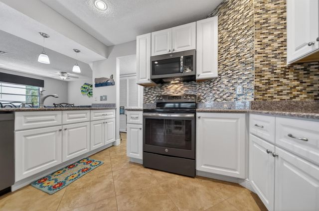 4083 SE Centerboard Lane 3-a, Stuart, FL 34997