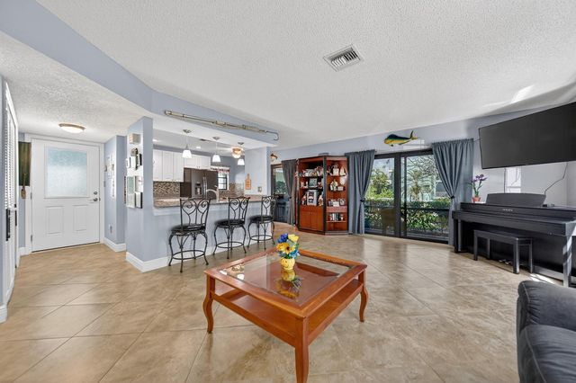 4083 SE Centerboard Lane 3-a, Stuart, FL 34997
