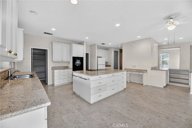 29886 Bahia Drive, Canyon Lake, CA 92587