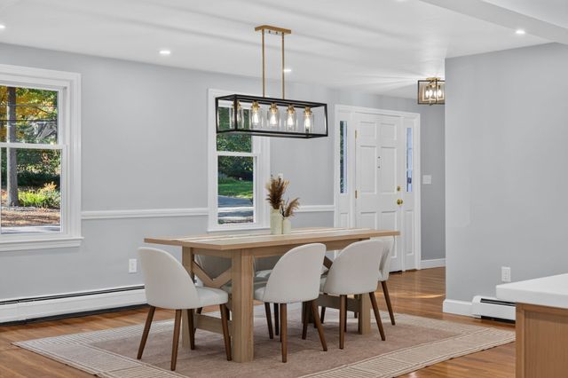 7 Hillcrest Dr, Chelmsford, MA 01824