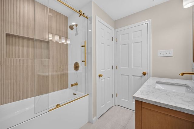 7 Hillcrest Dr, Chelmsford, MA 01824