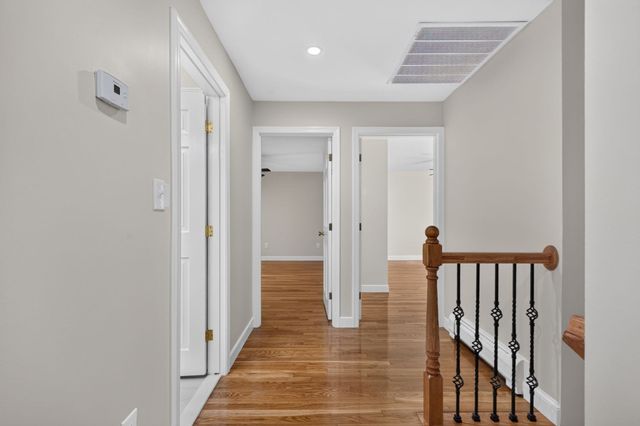 7 Hillcrest Dr, Chelmsford, MA 01824