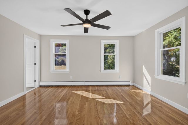 7 Hillcrest Dr, Chelmsford, MA 01824