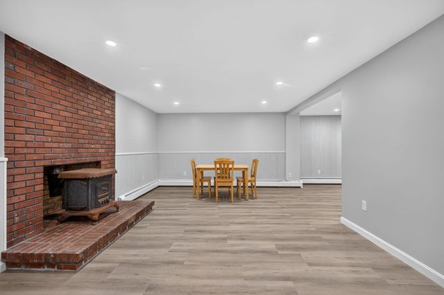 7 Hillcrest Dr, Chelmsford, MA 01824