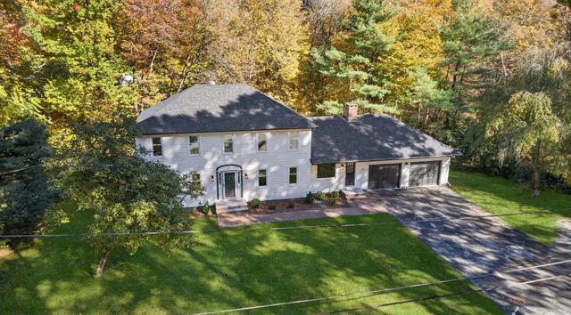 7 Hillcrest Dr, Chelmsford, MA 01824