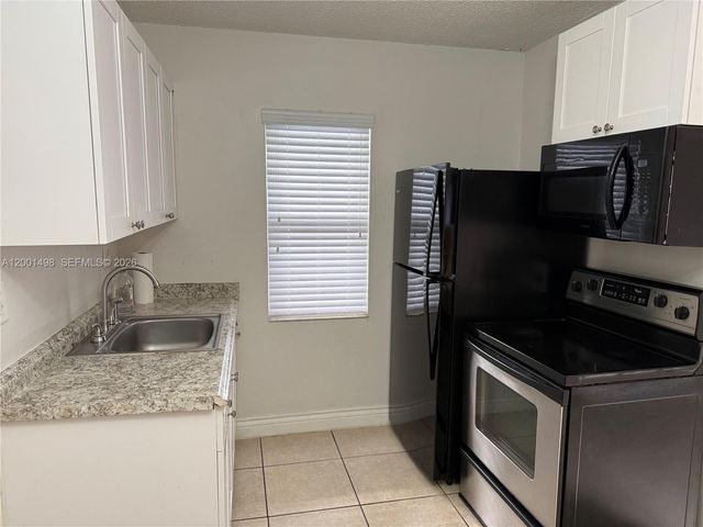 711 NE 2nd Ave 102, Fort Lauderdale, FL 33304