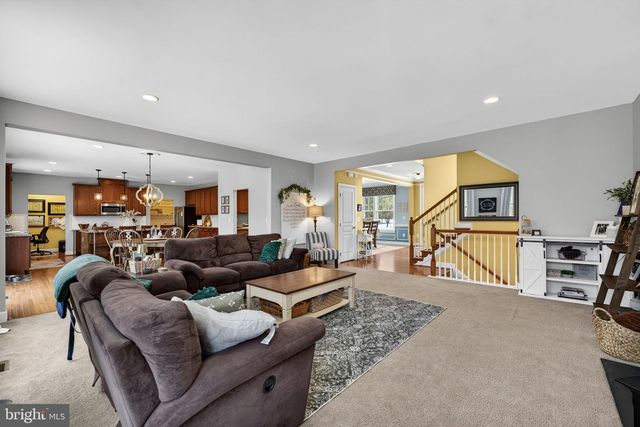 23605 ROUNDUP PL, Aldie, VA 20105