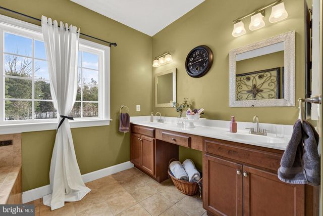 23605 ROUNDUP PL, Aldie, VA 20105