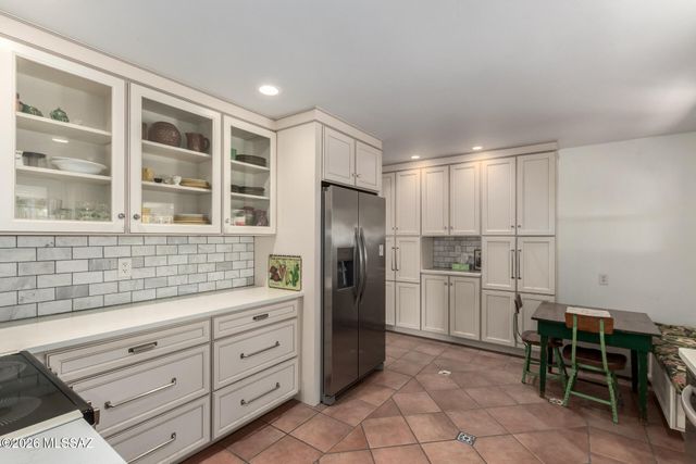 5702 E 6th Street, Tucson, AZ 85711