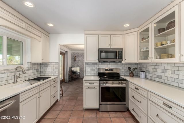 5702 E 6th Street, Tucson, AZ 85711