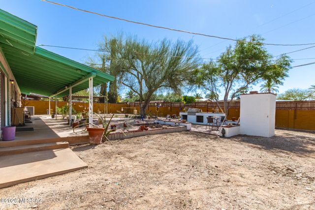 5702 E 6th Street, Tucson, AZ 85711