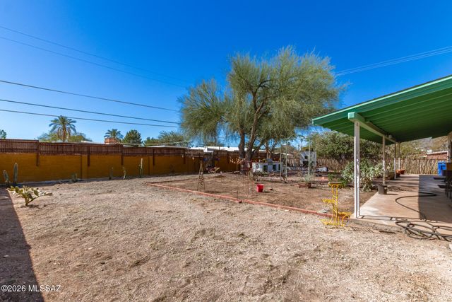 5702 E 6th Street, Tucson, AZ 85711