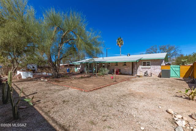 5702 E 6th Street, Tucson, AZ 85711