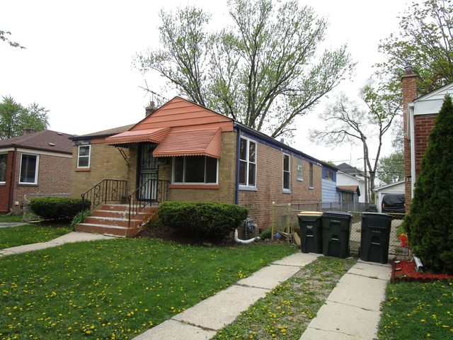 240 Linden Avenue, Bellwood, IL 60104