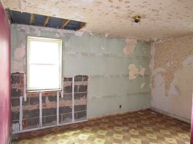 240 Linden Avenue, Bellwood, IL 60104