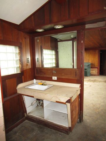 240 Linden Avenue, Bellwood, IL 60104