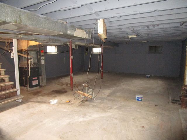 240 Linden Avenue, Bellwood, IL 60104