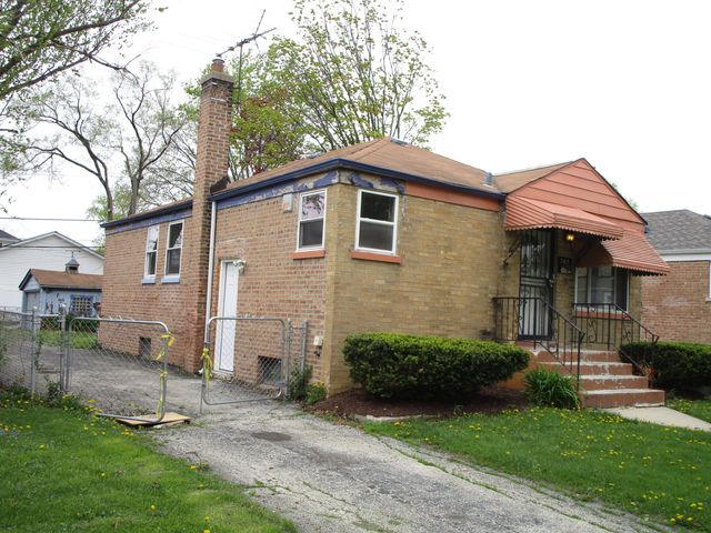 240 Linden Avenue, Bellwood, IL 60104