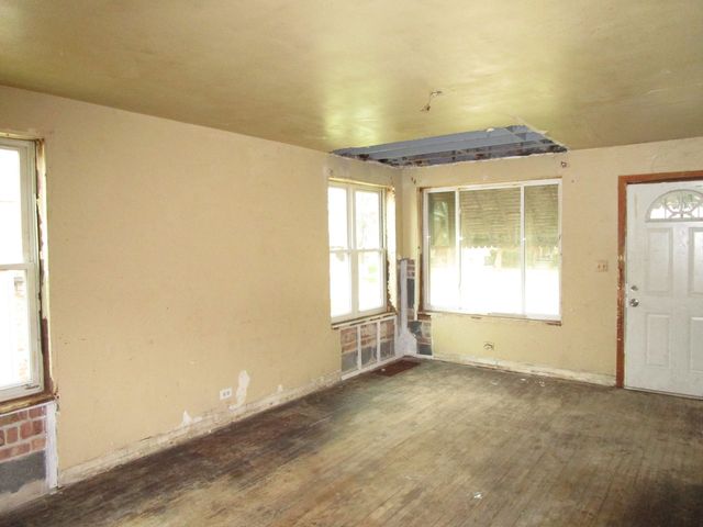 240 Linden Avenue, Bellwood, IL 60104