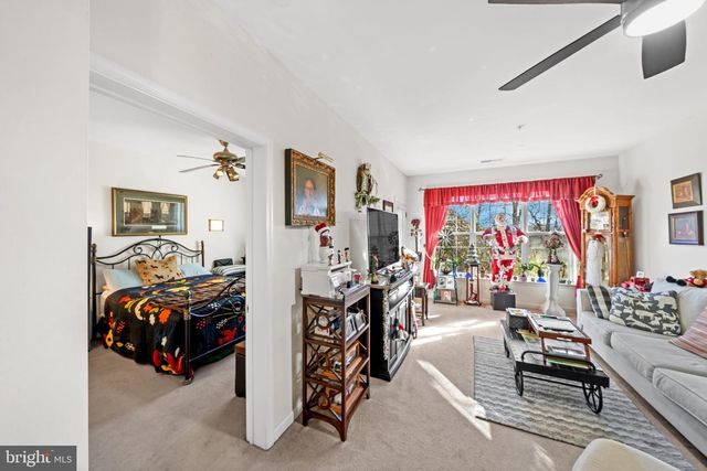 6107 LYDIA HOLLOW DR, Glen Mills, PA 19342