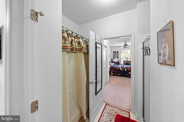 6107 LYDIA HOLLOW DR, Glen Mills, PA 19342