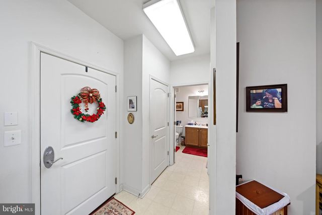 6107 LYDIA HOLLOW DR, Glen Mills, PA 19342