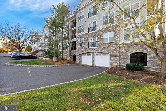 6107 LYDIA HOLLOW DR, Glen Mills, PA 19342