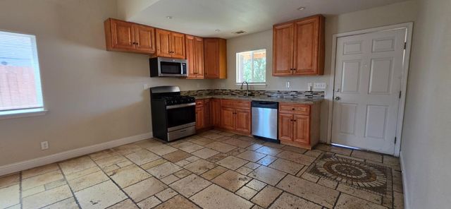 2018 Old River Ct, Stockton, CA 95206