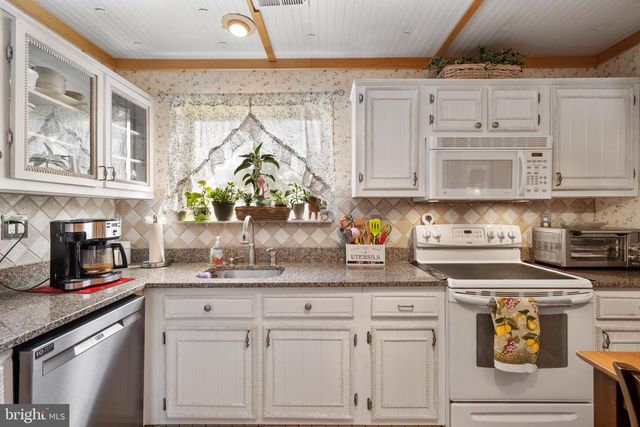 22 ARCTURUS DR, Sewell, NJ 08080