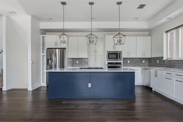 5006 Pecan Springs RD 3, Austin, TX 78723