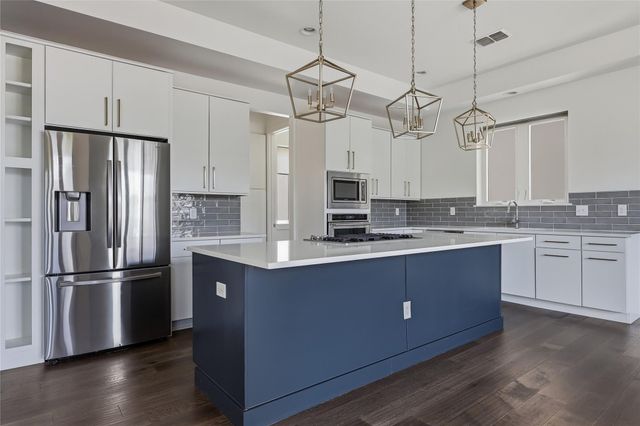 5006 Pecan Springs RD 3, Austin, TX 78723