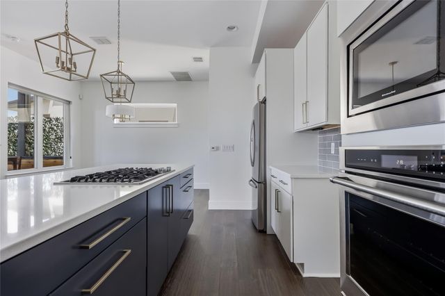 5006 Pecan Springs RD 3, Austin, TX 78723