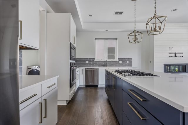 5006 Pecan Springs RD 3, Austin, TX 78723