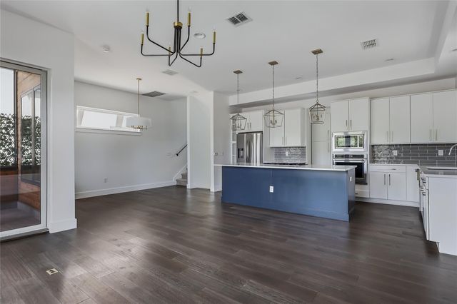5006 Pecan Springs RD 3, Austin, TX 78723