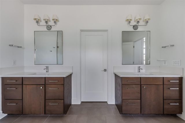 5006 Pecan Springs RD 3, Austin, TX 78723