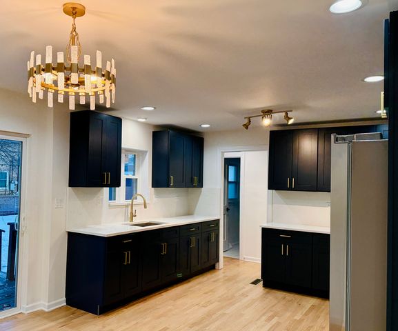 960 E 167th Street, South Holland, IL 60473