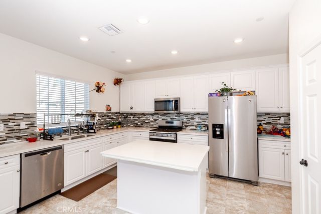 41302 Vintner, Lake Elsinore, CA 92532