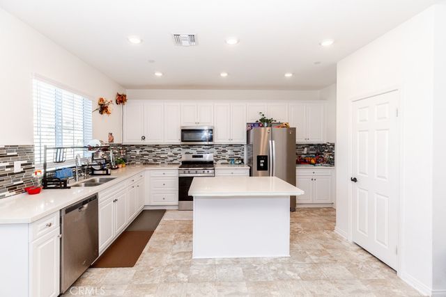 41302 Vintner, Lake Elsinore, CA 92532