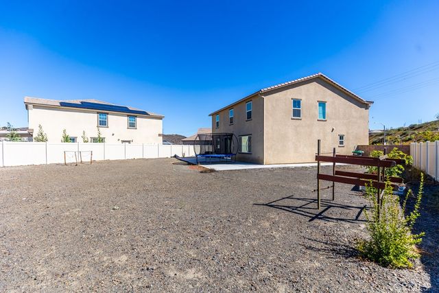 41302 Vintner, Lake Elsinore, CA 92532