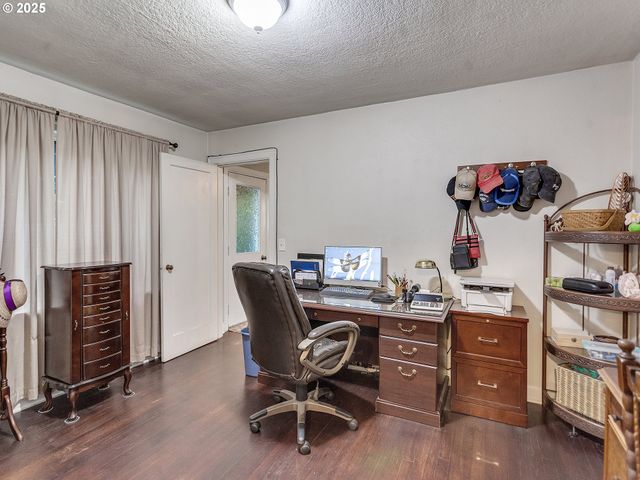 299 Sw 3RD Ave, Canby, OR 97013