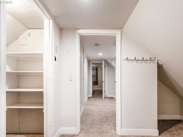 299 Sw 3RD Ave, Canby, OR 97013