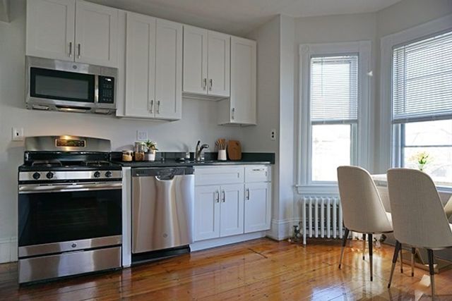 141 Brown St 2F, Waltham, MA 02453