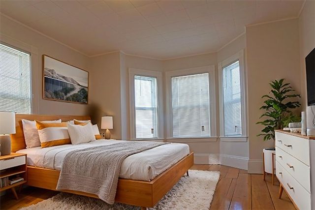 141 Brown St 2F, Waltham, MA 02453