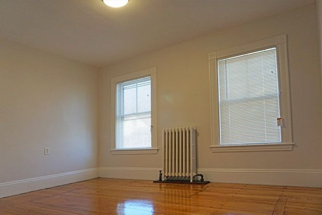 141 Brown St 2F, Waltham, MA 02453