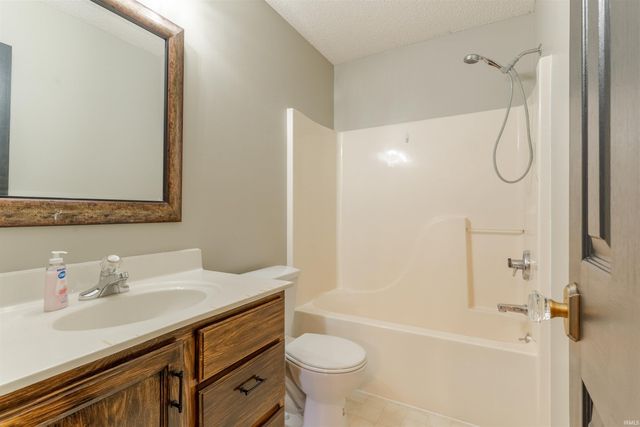 1703 Green Castle Drive, Evansville, IN 47715