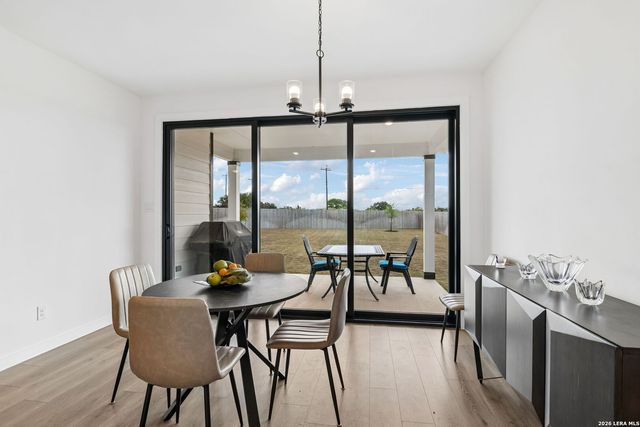 16559 Rosemary Rdg, Elmendorf, TX 78112