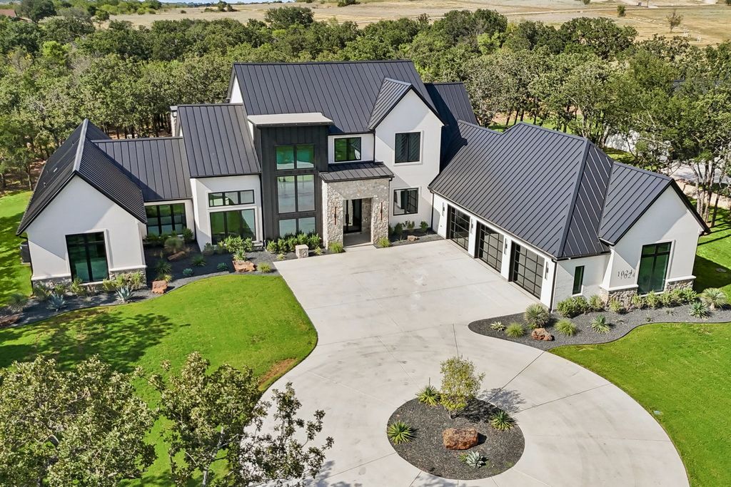 1024 Genoa Drive, Weatherford, TX 76087