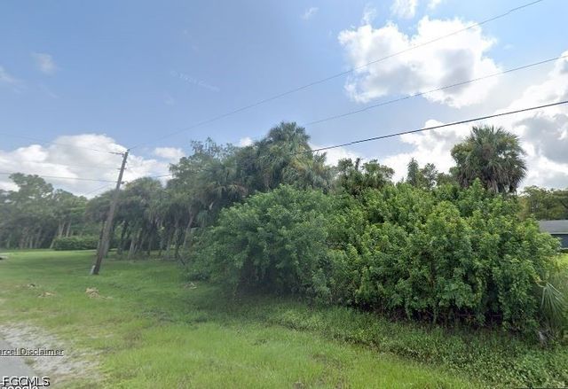190 19th ST NW, Naples, FL 34120