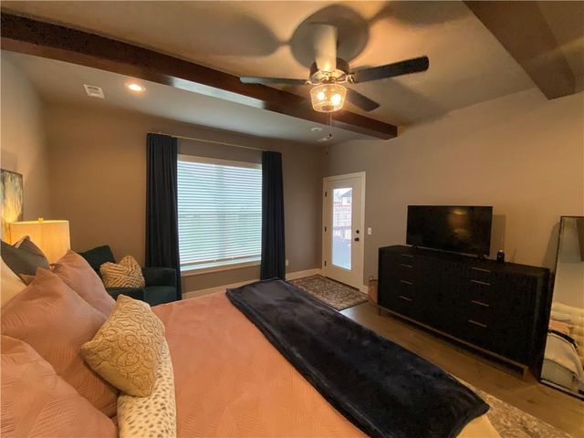 300 Waterfall Lane, Elm Springs, AR 72762