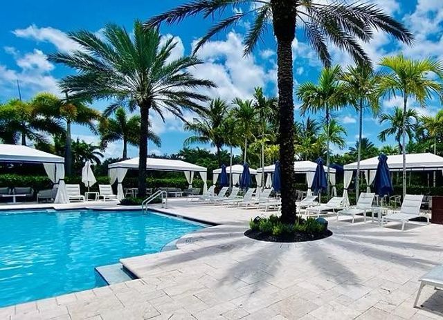 16794 Bridge Crossing Circle, Delray Beach, FL 33446